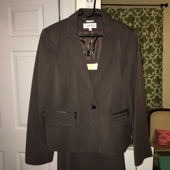 Size 16 Calvin Kline Skirt Suit NWT - Picture 2 of 8